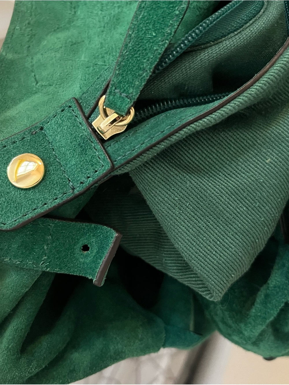 Michael Kors Green Suede Ashbury Tote Bag - Picture 9 of 12